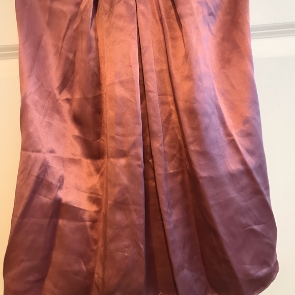 Silk halter top w/ tie behind neck - Picture 2 of 7